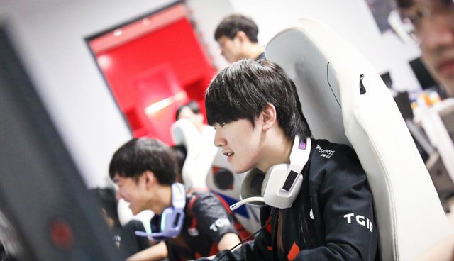 手的枪法稳 手的枪法稳